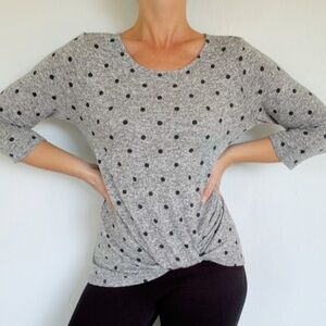 Gibsonlook gray polka dot twist front 3/4 sleeve knit top size medium